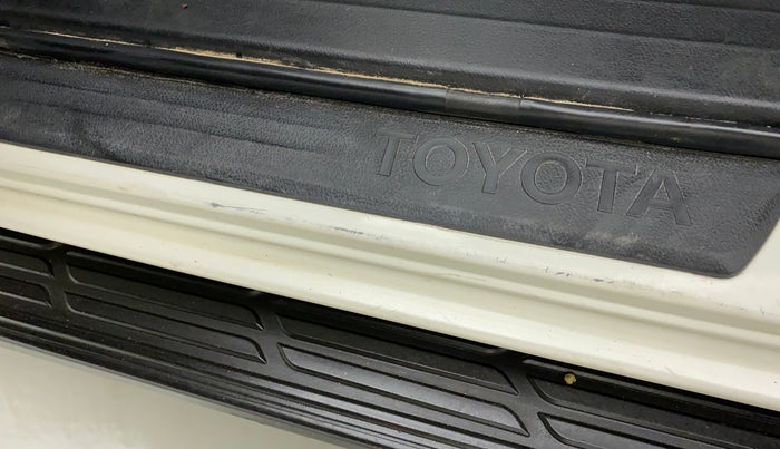 2019 Toyota Innova Crysta 2.8 ZX AT 7 STR, Diesel, Automatic, 90,137 km, Left running board - Minor scratches