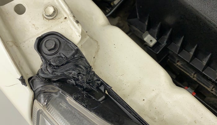 2019 Toyota Innova Crysta 2.8 ZX AT 7 STR, Diesel, Automatic, 90,137 km, Right headlight - Clamp has minor damage