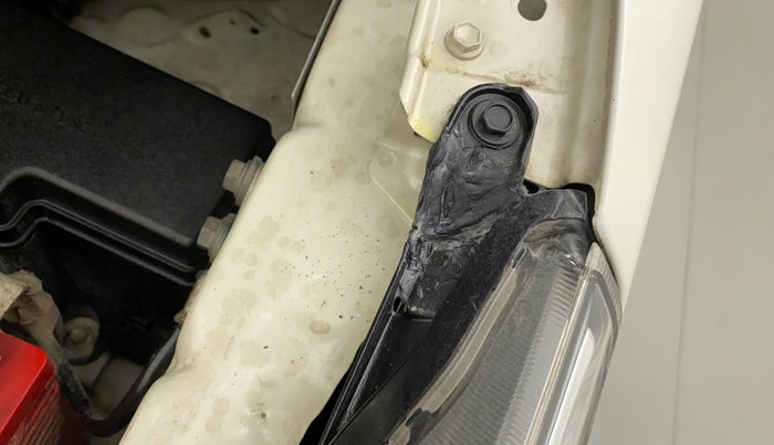 2019 Toyota Innova Crysta 2.8 ZX AT 7 STR, Diesel, Automatic, 90,137 km, Left headlight - Clamp has minor damage