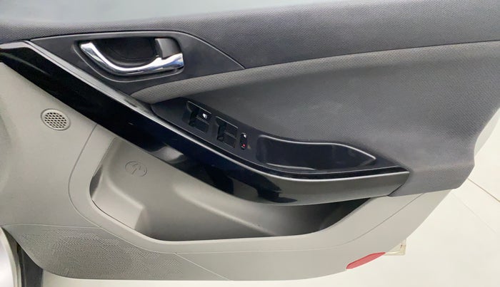 2019 Tata NEXON XZA PLUS DIESEL, Diesel, Automatic, 51,506 km, Driver Side Door Panels Control