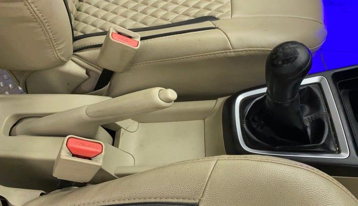 2017 Maruti Dzire LXI, CNG, Manual, 32,825 km, Gear Lever