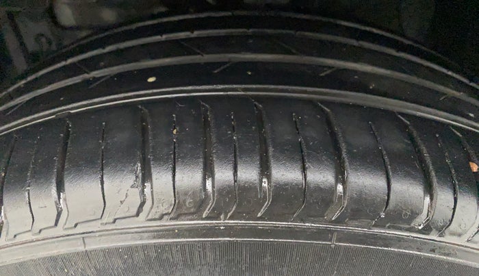2017 Maruti Vitara Brezza VDI OPT, Diesel, Manual, 83,652 km, Left Front Tyre Tread