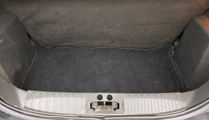 2019 Ford New Figo TITANIUM 1.2 PETROL MT, Petrol, Manual, 37,736 km, Boot Inside