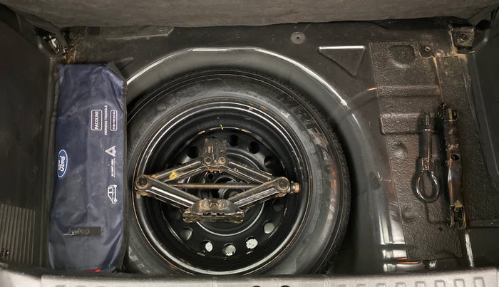 2019 Ford New Figo TITANIUM 1.2 PETROL MT, Petrol, Manual, 37,736 km, Spare Tyre