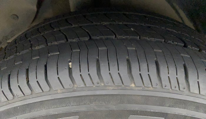 2015 Hyundai Creta SX 1.6 DIESEL, Diesel, Manual, 77,883 km, Right Rear Tyre Tread