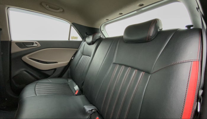 2018 Hyundai Elite i20 ASTA 1.2 (O), Petrol, Manual, 71,673 km, Right Side Rear Door Cabin