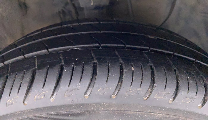 2018 Hyundai Elite i20 ASTA 1.2 (O), Petrol, Manual, 71,673 km, Right Front Tyre Tread