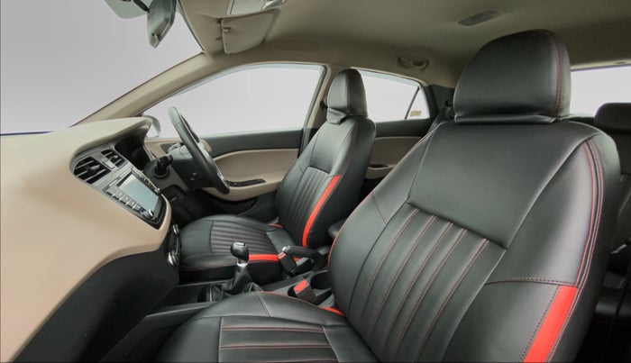 2018 Hyundai Elite i20 ASTA 1.2 (O), Petrol, Manual, 71,673 km, Right Side Front Door Cabin