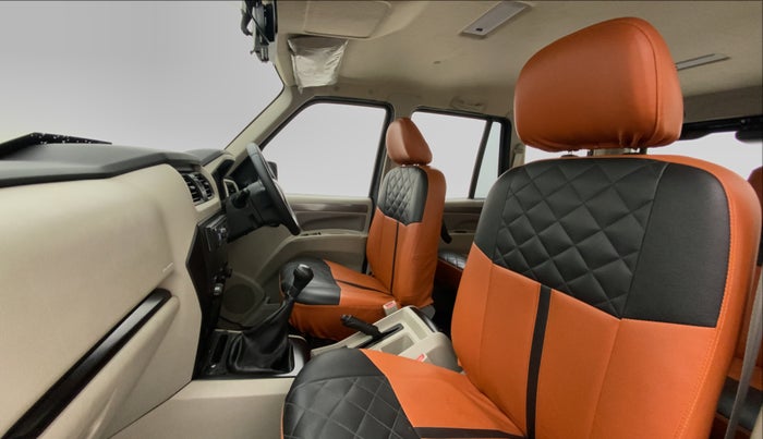 2018 Mahindra Scorpio S5, Diesel, Manual, 36,912 km, Right Side Front Door Cabin