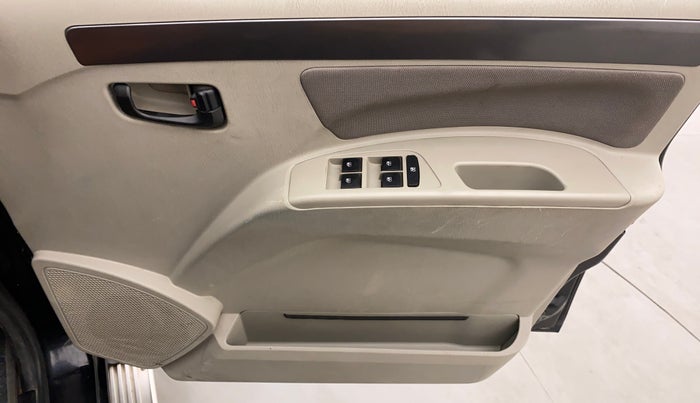 2018 Mahindra Scorpio S5, Diesel, Manual, 36,912 km, Driver Side Door Panels Control