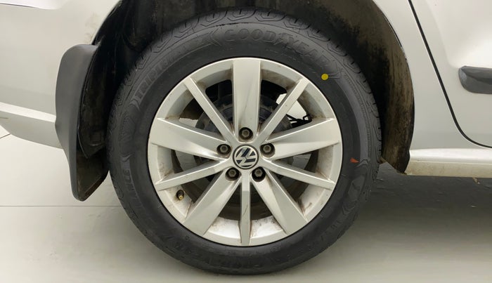 2016 Volkswagen Ameo HIGHLINE1.2L, Petrol, Manual, 71,580 km, Right Rear Wheel