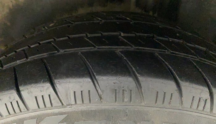2016 Volkswagen Ameo HIGHLINE1.2L, Petrol, Manual, 71,580 km, Left Rear Tyre Tread