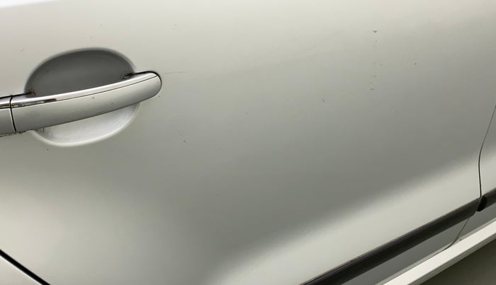 2016 Volkswagen Ameo HIGHLINE1.2L, Petrol, Manual, 71,580 km, Right rear door - Minor scratches