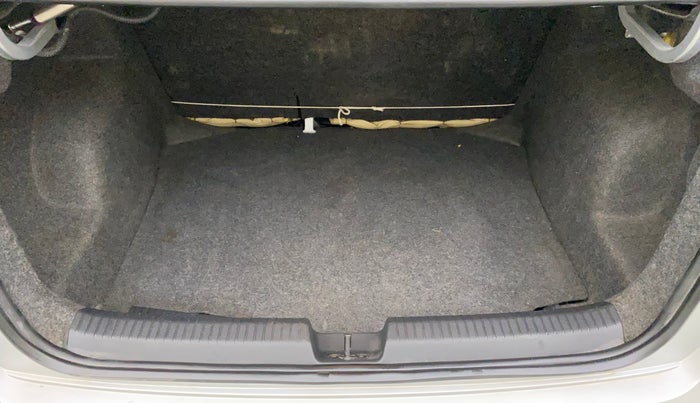 2016 Volkswagen Ameo HIGHLINE1.2L, Petrol, Manual, 71,580 km, Boot Inside
