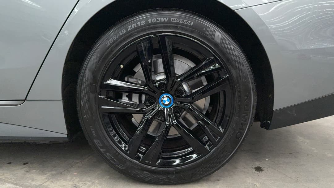2023 BMW I4 Edrive35 Gran Coupe, Automatic, 33594 km, Left Rear Wheel