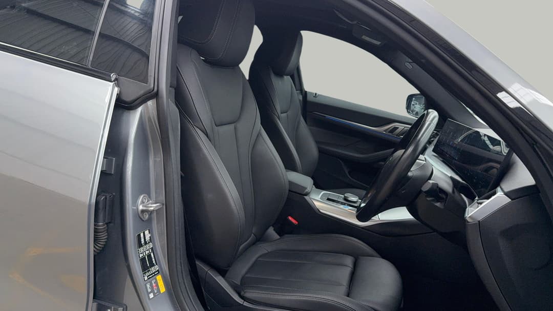 2023 BMW I4 Edrive35 Gran Coupe, Automatic, 33594 km, Right Side Front Door Cabin View