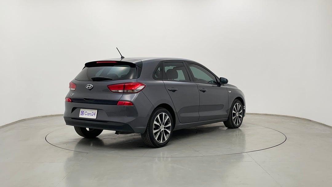 Right Back Diagonal (45- Degree) View