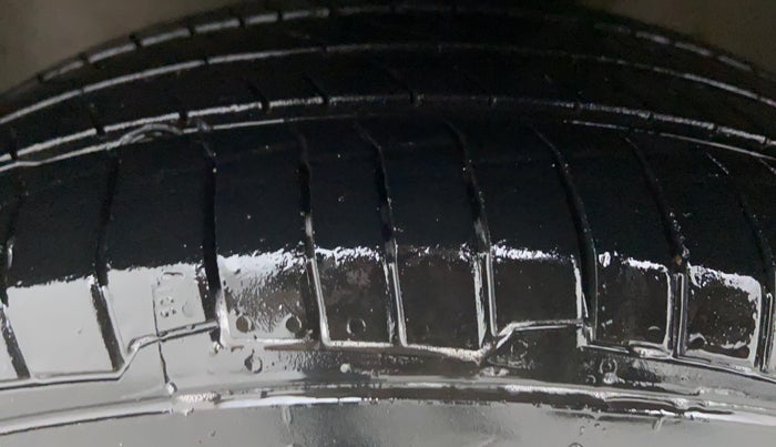 2011 Maruti Zen Estilo LXI, Petrol, Manual, 86,451 km, Left Front Tyre Tread