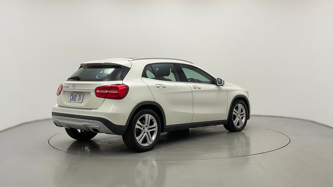 Right Back Diagonal (45- Degree) View