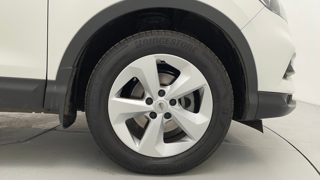 2018 Nissan Qashqai St, Automatic, 108786 km, Right Front Wheel