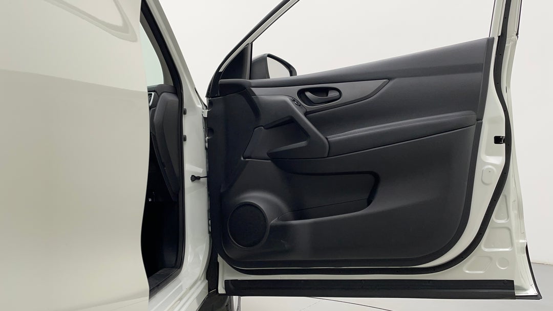 2018 Nissan Qashqai St, Automatic, 108786 km, Speaker View