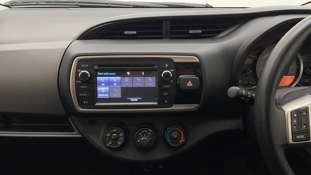 2016 Toyota Yaris Ascent, Automatic, 71314 km, Center Console