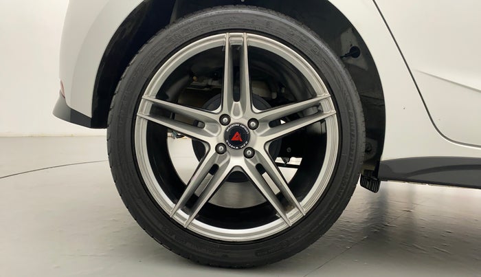 2020 Hyundai NEW I20 ASTA (O) 1.0 TURBO GDI DCT, Petrol, Automatic, 11,022 km, Right Rear Wheel