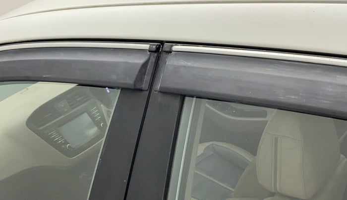 2017 Hyundai Elite i20 ASTA 1.2 (O), Petrol, Manual, 80,478 km, Left B pillar - Minor scratches