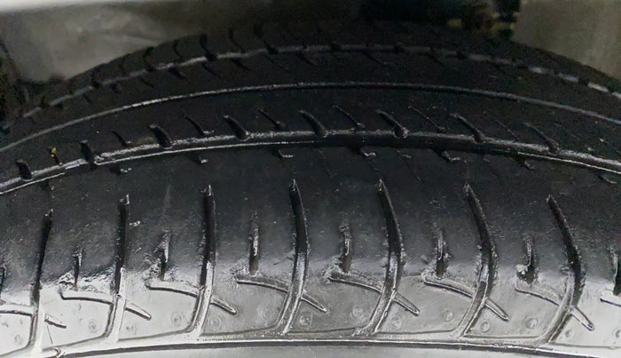 2018 Maruti Celerio VXI d, Petrol, Manual, 12,407 km, Left Front Tyre Tread