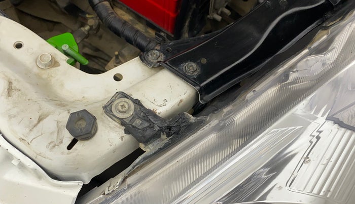 2015 Maruti Swift Dzire VXI, Petrol, Manual, 69,933 km, Left headlight - Clamp has minor damage