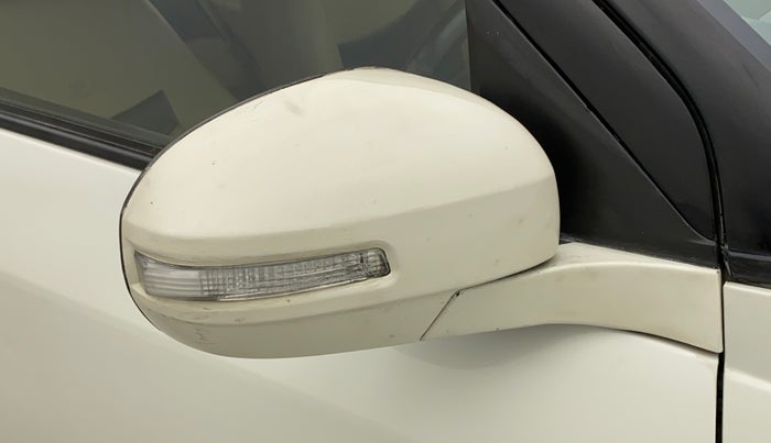 2015 Maruti Swift Dzire VXI, Petrol, Manual, 69,933 km, Right rear-view mirror - Minor scratches