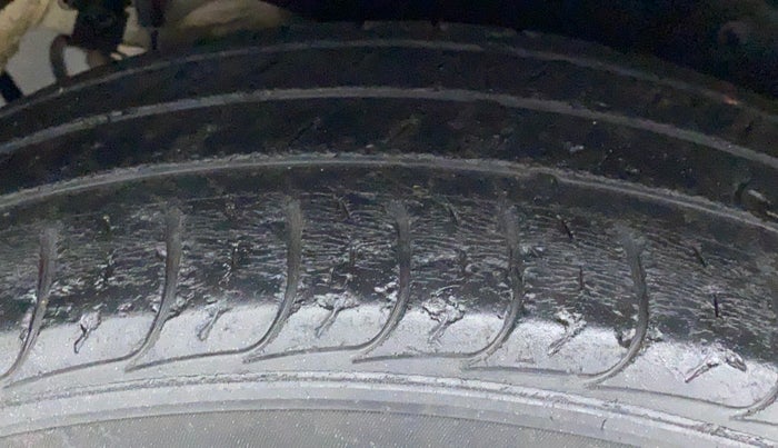 2015 Hyundai Creta 1.6 SX PLUS PETROL, Petrol, Manual, 60,253 km, Left Rear Tyre Tread