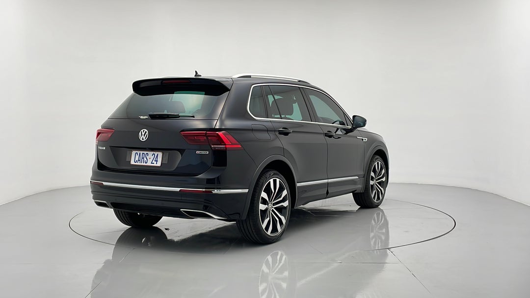 Right Back Diagonal (45- Degree) View