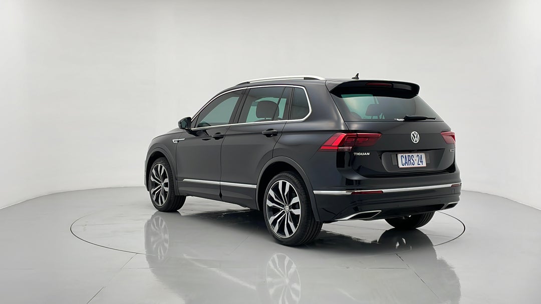 Left Back Diagonal (45- Degree) View