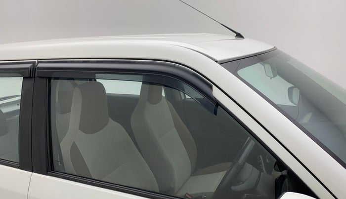 2019 Maruti New Wagon-R ZXI 1.2 AMT, Petrol, Automatic, 21,383 km, Driver-side door - Door visor damaged