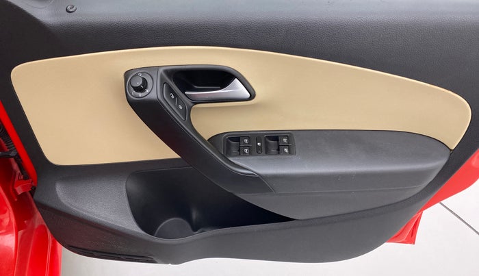 2016 Volkswagen Polo HIGHLINE1.2L PETROL, Petrol, Manual, 61,134 km, Driver Side Door Panels Control