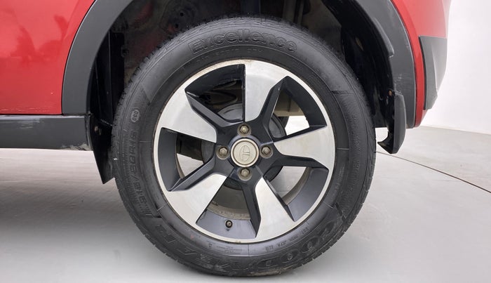 2018 Tata NEXON XZA+ 1.5 Dual Tone, Diesel, Automatic, 27,857 km, Left Rear Wheel