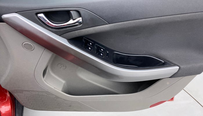 2018 Tata NEXON XZA+ 1.5 Dual Tone, Diesel, Automatic, 27,857 km, Driver Side Door Panels Control