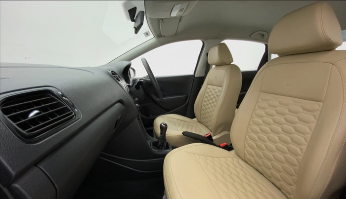 2018 Volkswagen Ameo COMFORTLINE 1.0, Petrol, Manual, 50,876 km, Right Side Front Door Cabin