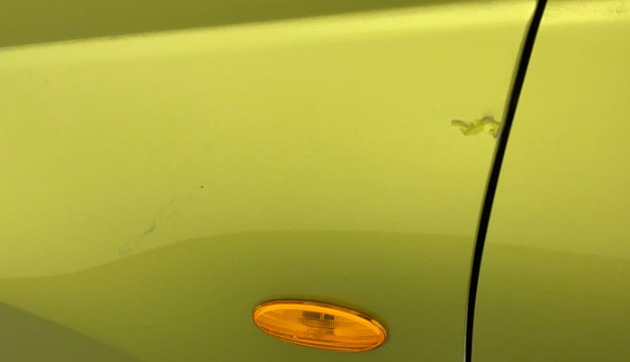 2016 Datsun Redi Go T, Petrol, Manual, 67,109 km, Left fender - Minor scratches