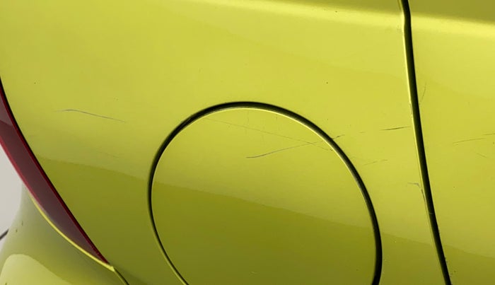 2016 Datsun Redi Go T, Petrol, Manual, 67,109 km, Right quarter panel - Minor scratches