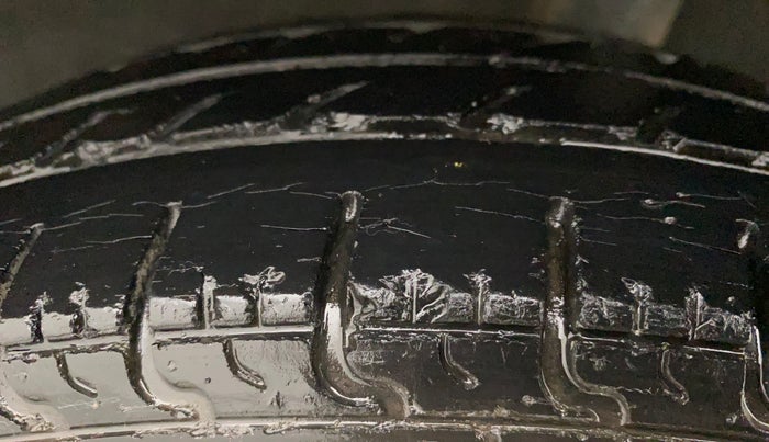 2016 Datsun Redi Go T, Petrol, Manual, 67,109 km, Left Rear Tyre Tread