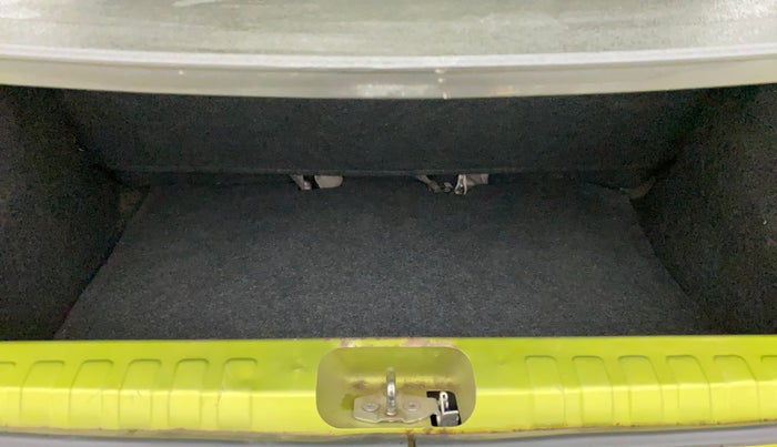 2016 Datsun Redi Go T, Petrol, Manual, 67,109 km, Boot Inside
