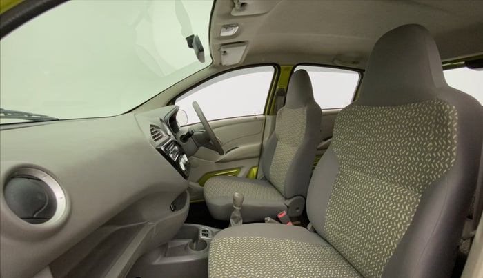 2016 Datsun Redi Go T, Petrol, Manual, 67,109 km, Right Side Front Door Cabin