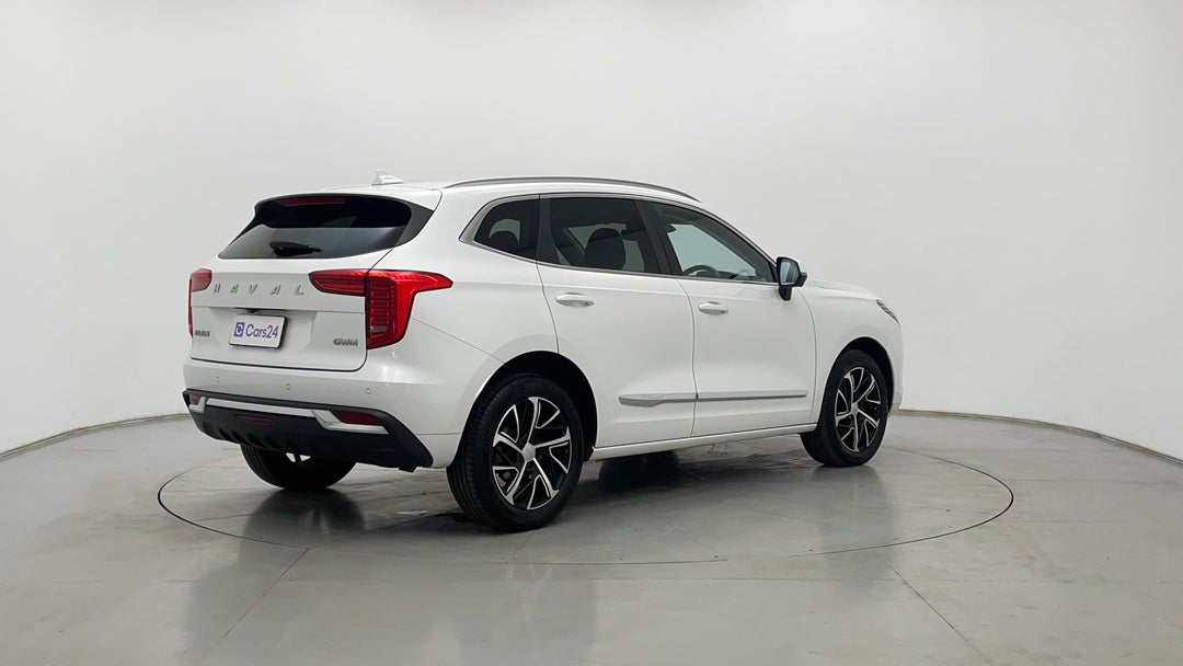 Right Back Diagonal (45- Degree) View