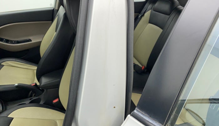 2017 Hyundai Elite i20 ASTA 1.2, Petrol, Manual, 24,418 km, Left B pillar - Slight discoloration