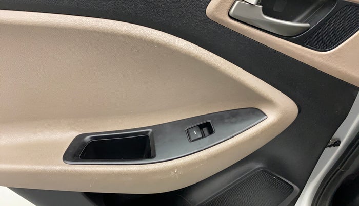 2017 Hyundai Elite i20 ASTA 1.2, Petrol, Manual, 24,418 km, Left rear window switch / handle - Switch/handle not functional