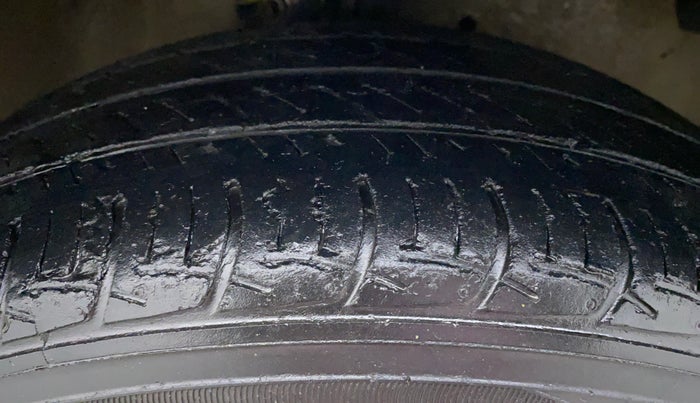 2017 Maruti Celerio ZXI D, Petrol, Manual, 53,069 km, Left Front Tyre Tread