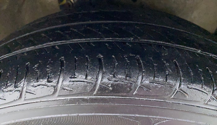 2017 Maruti Celerio ZXI D, Petrol, Manual, 53,069 km, Right Front Tyre Tread