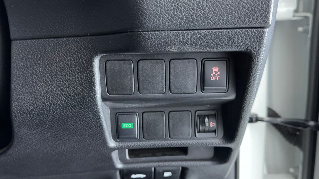 2018 Nissan X-trail St-l 7 Seat (2WD), Automatic, 109831 km, Utility Switches/Buttons